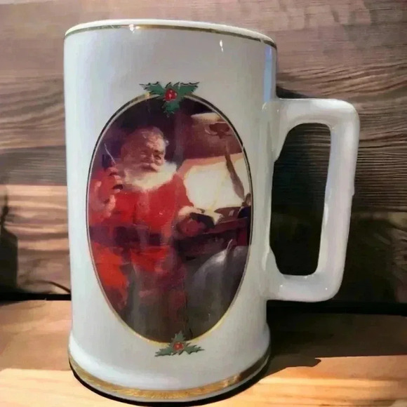 Coca-Cola 1996 Santa Seasons mug. Excellent condition.  Collectible Christmas. - Picture 1 of 2